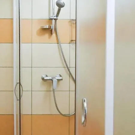 Apartament Lovely In With Wifi Podstrana